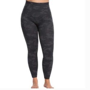 Spanx  Seamless Black Grey Camouflage Prints Leggings Size 2X